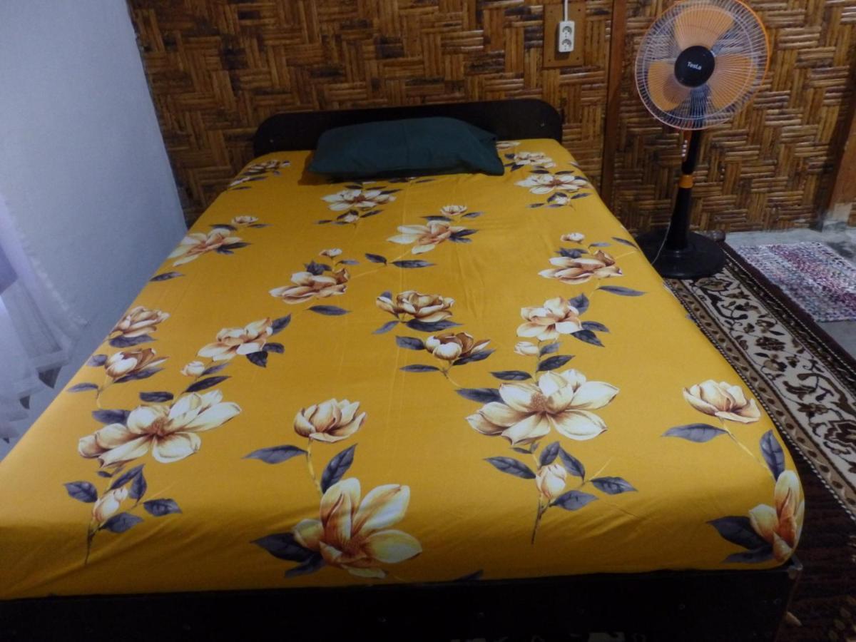Magpie resto dan homestay Bukit Lawang Luaran gambar