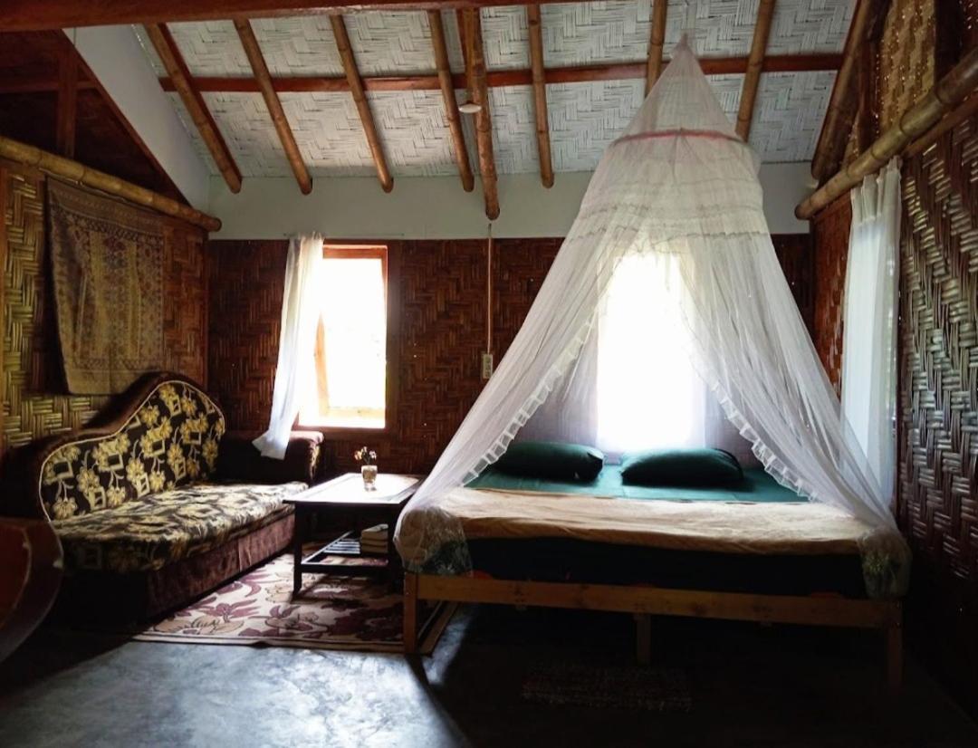 Magpie resto dan homestay Bukit Lawang Bilik gambar