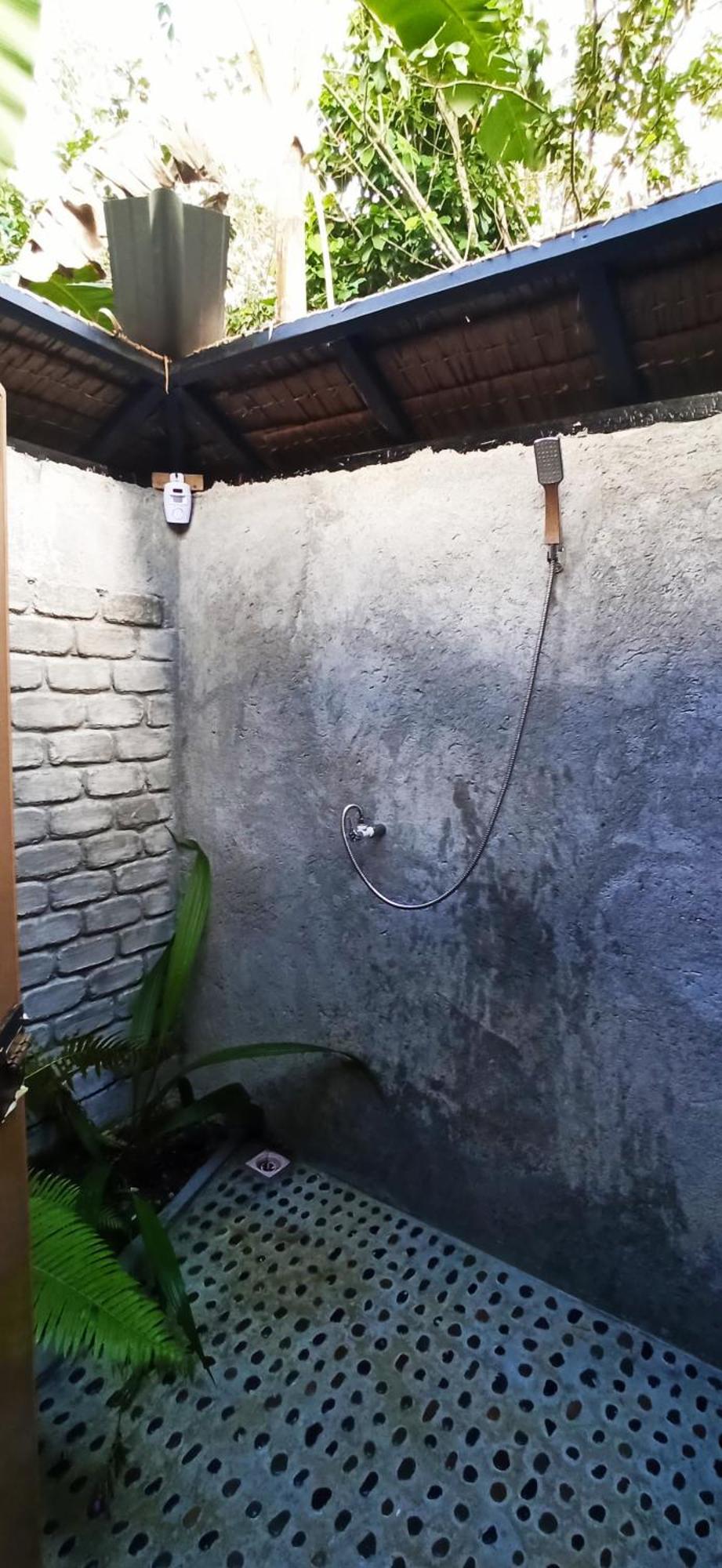 Magpie resto dan homestay Bukit Lawang Bilik gambar
